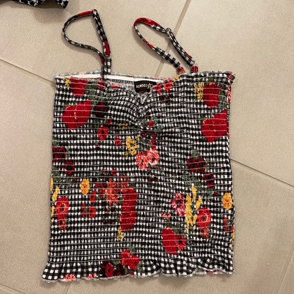 Ruched Detail plunge Top - Picture 1 of 3